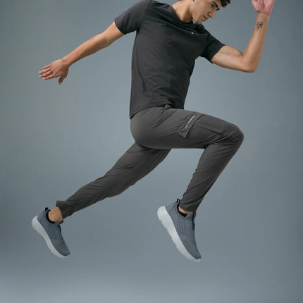 Men’s Solid Relax Fit Sports Cargo Trackpants with TS FLEXI Technology